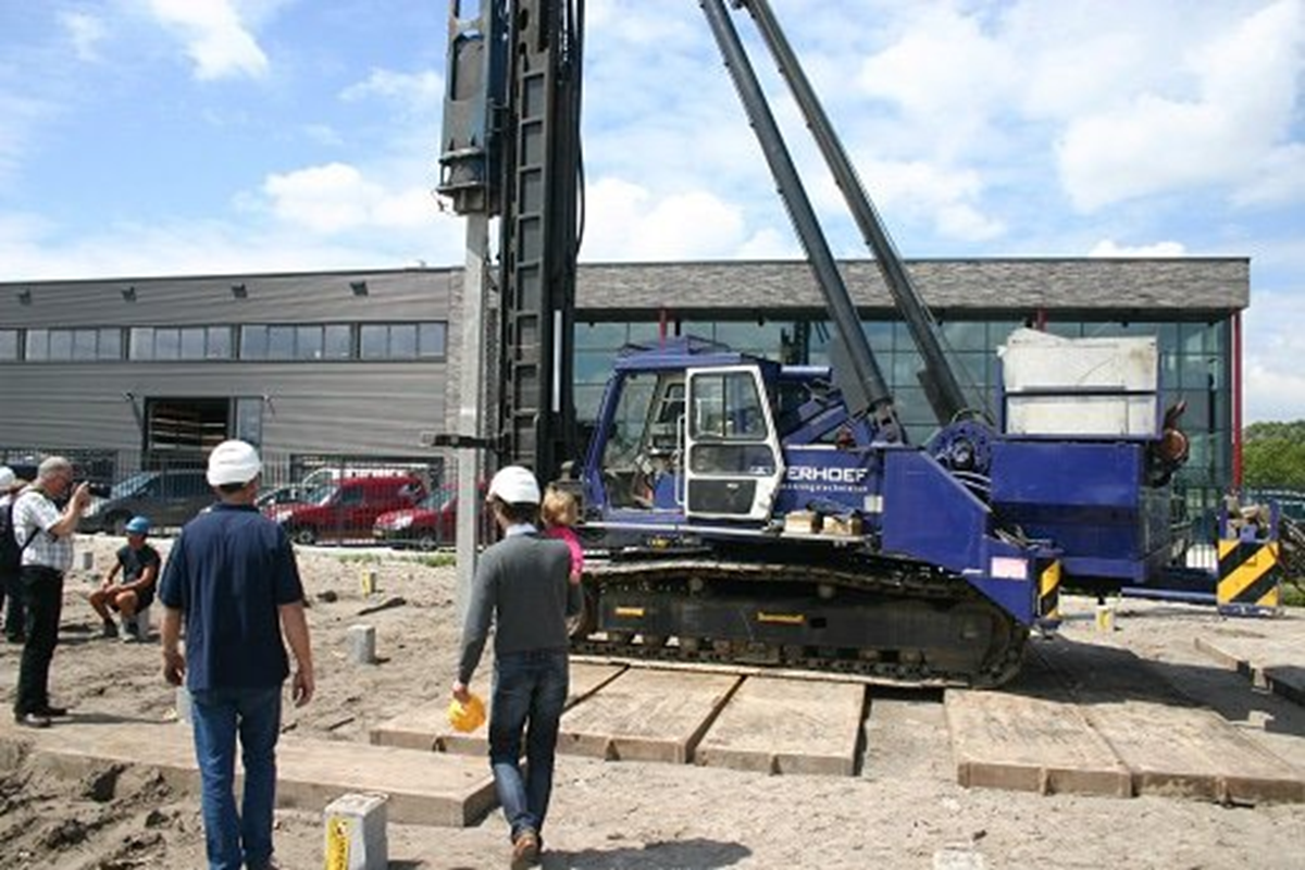 heipaal van het nieuwe pand wordt erin geslagen