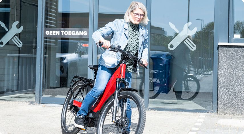 Klant neem fiets mee naar huis van 12GO Biking