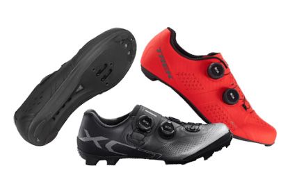 TEGEL-FIETSKLEDING-OUTLET-SCHOENEN