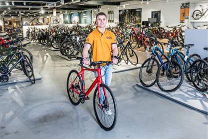 TEGEL-PAGINA-HYBRIDE-FIETSEN-ALLE