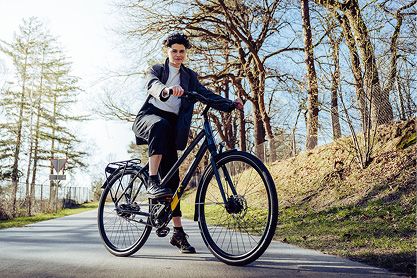 TEGEL-PAGINA-HYBRIDE-FIETSEN-TREKKING