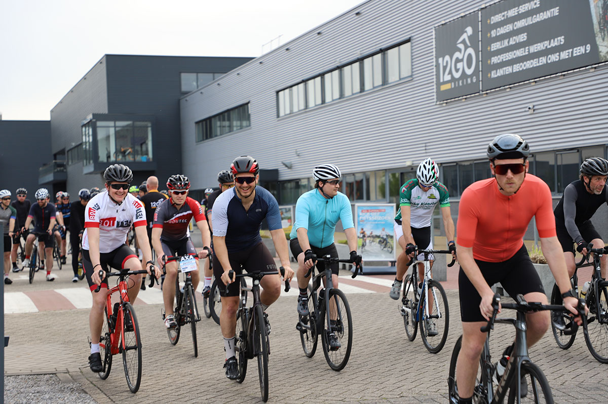 evenement-social-ride-groep-vertrekt