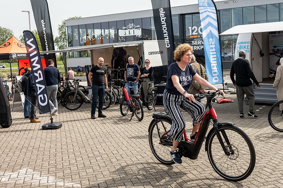 evenement-testdag-fietser-test-voor-cannondale-tent