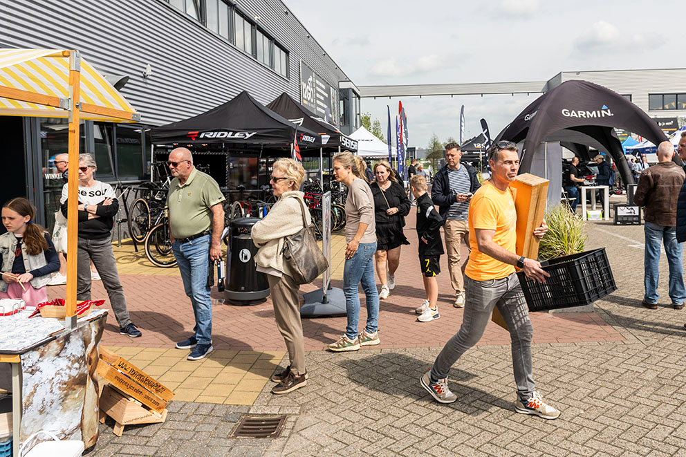 evenement-testdag-rij-bij-poffertjes-kraam