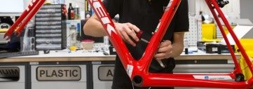 monteur-sleutelen-rood-frame-trek