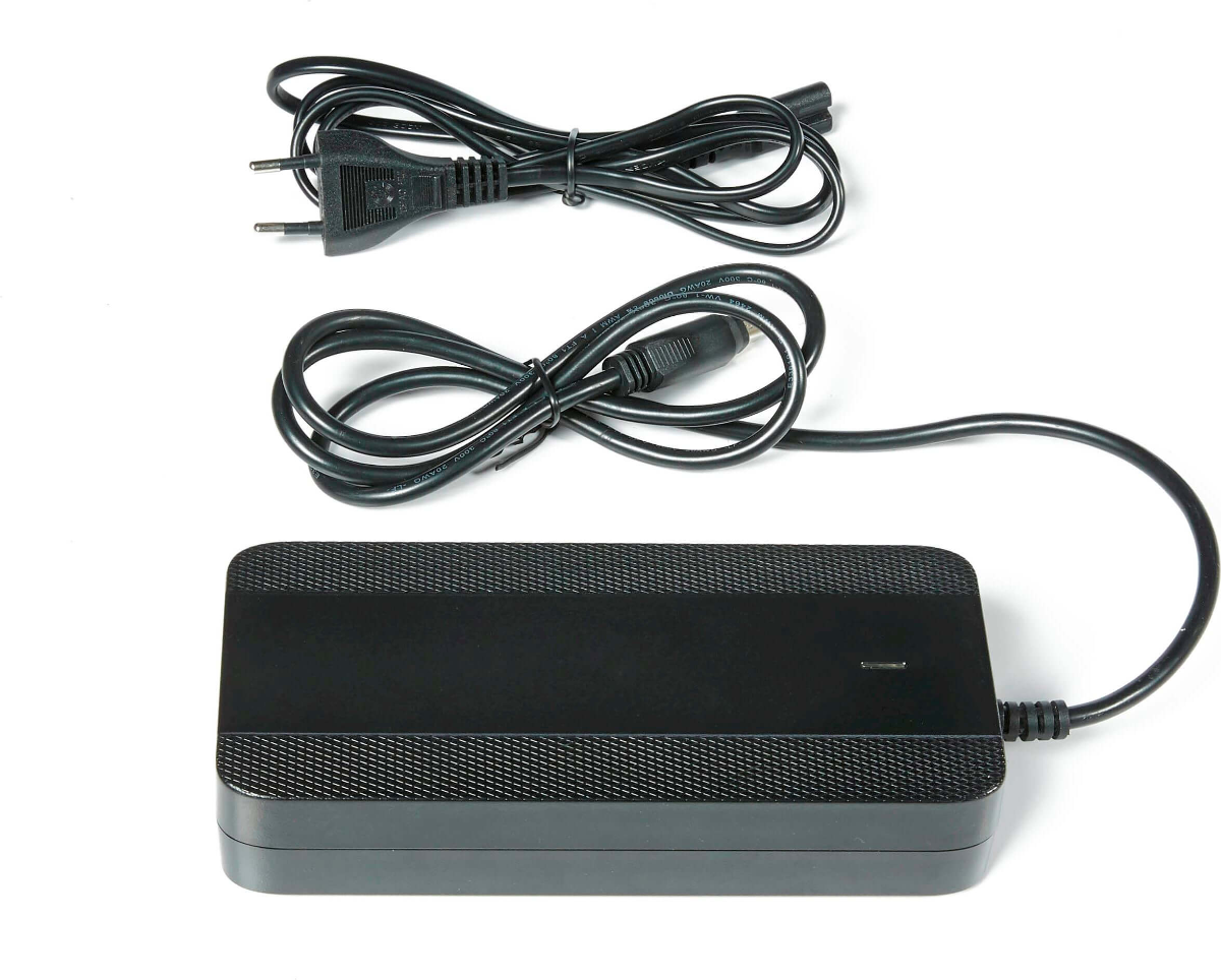 Cortina Sport Drive 2A Oplader  