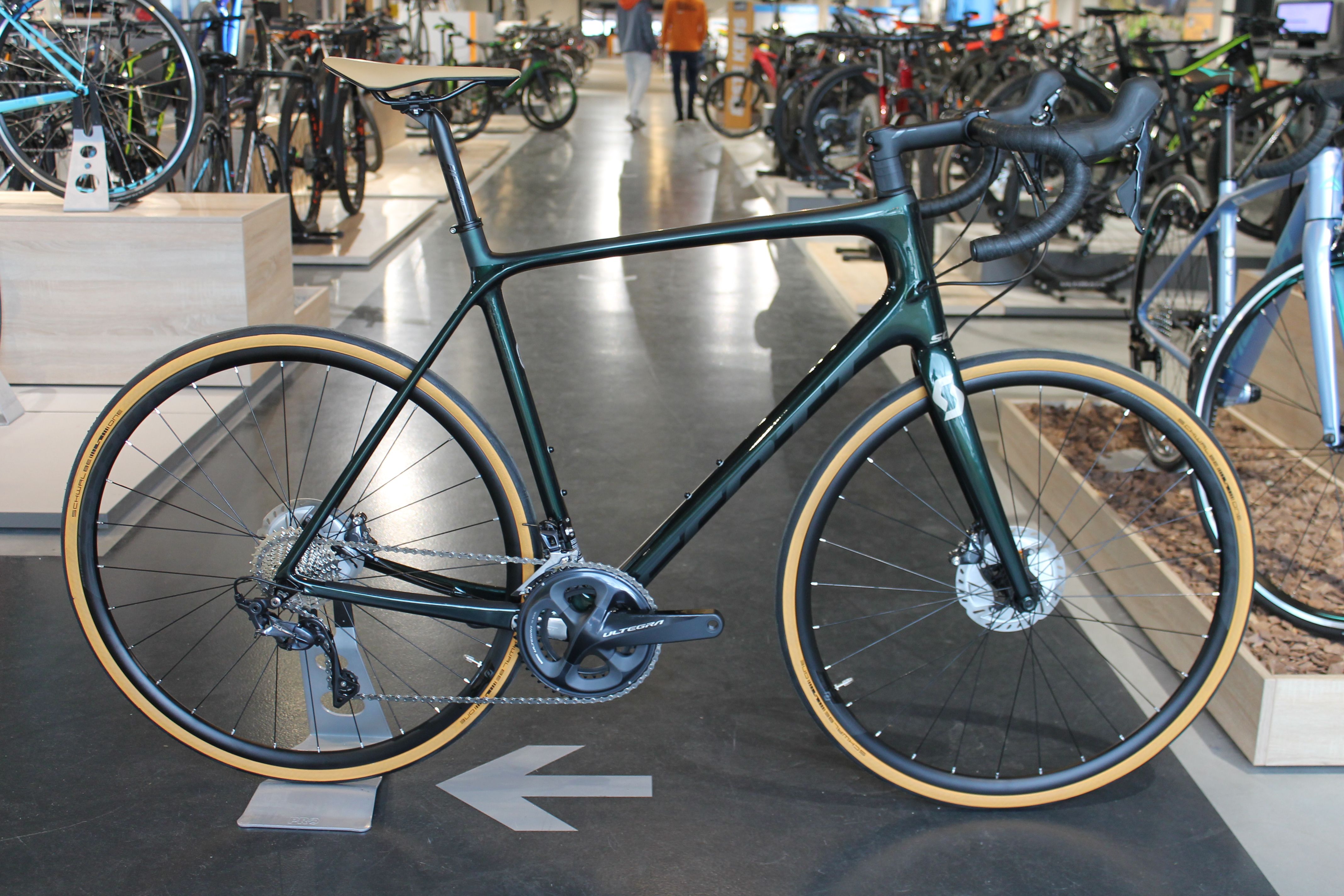 SCOTT Addict 10 Disc 2020 | 12GO Biking