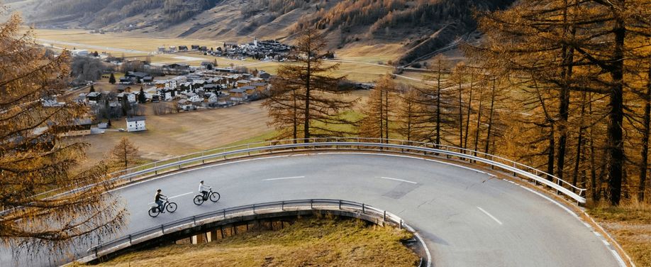 trekking elektrische fiets in de bergen