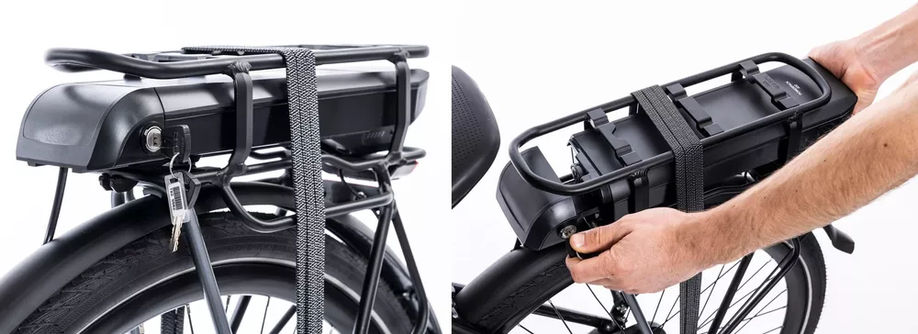 Accu in de drager wordt uit de drager gehaald