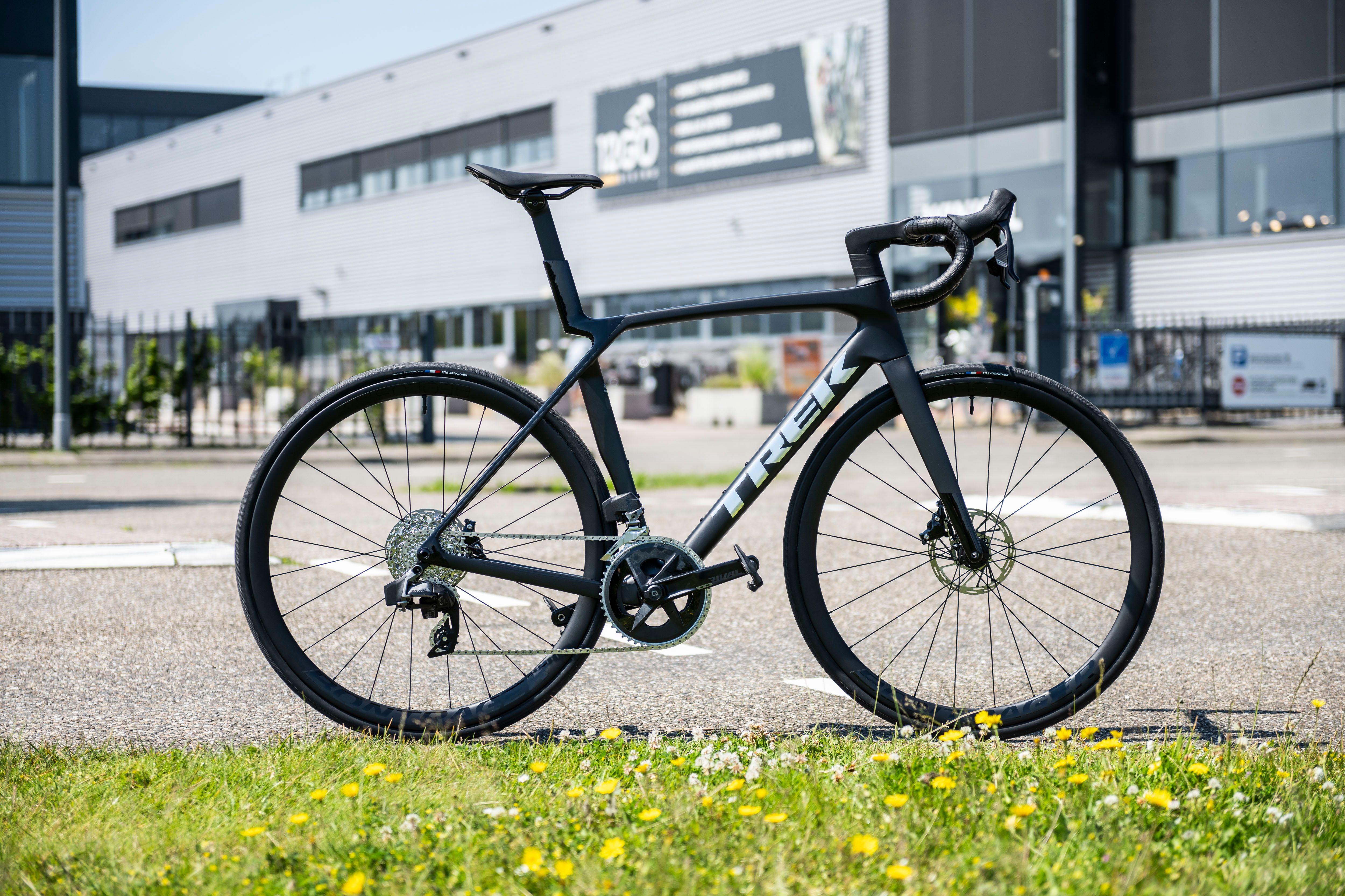 Trek Madone SL 12GO Biking