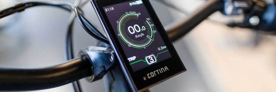 Fiets met Cortina display met een snelheid van 00.0 km/h