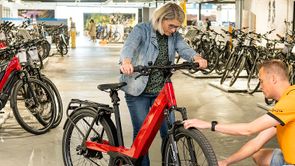 Hoeveel bar bandenspanning in de fietsband van mijn elektrische fiets? 