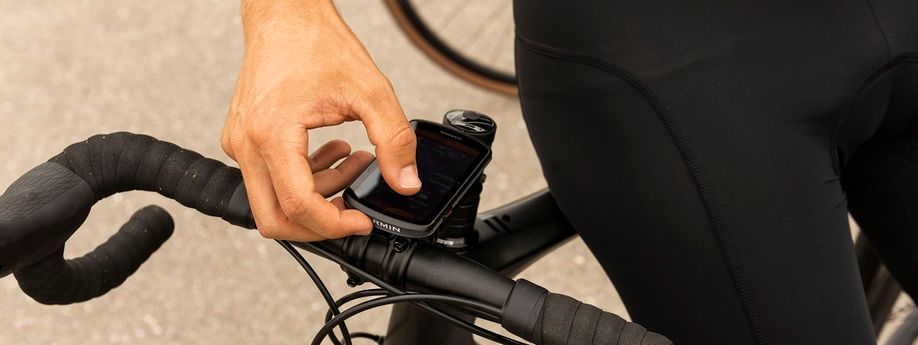 Garmin Edge 1040 Solar getest door 12GO Biking fietser op racefiets