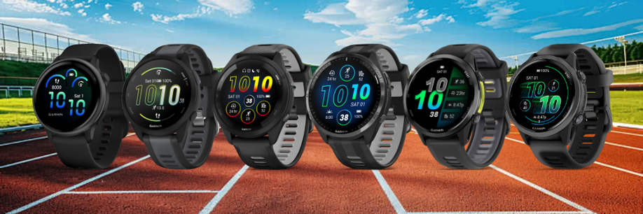 Zwarte Garmin sporthorloges line-up voor atletiekbaan met groen gras en blauwe lucht