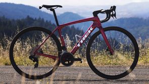 De vierde generatie Trek Domane 2023 is een echte alleskunner