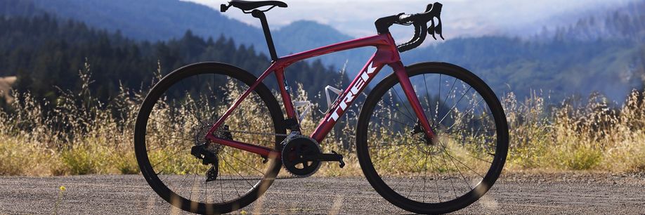 De vierde generatie Trek Domane 2023 is een echte alleskunner