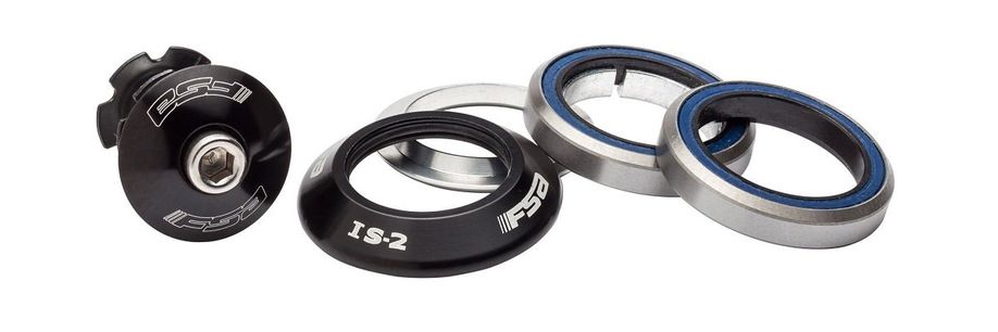 Verschillende maten balhoofdlagers half op elkaar