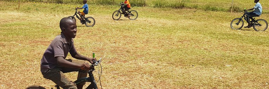 Inruilspektakel: update vanuit Uganda!