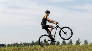 Leer tricks op de mountainbike | Wheelie, stoppie en bunny hop
