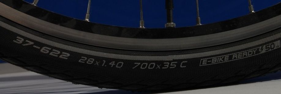Buitenband met alle gegevens over de maatvoering: 37-622, 28x1.40, 700x35c, e-bike ready