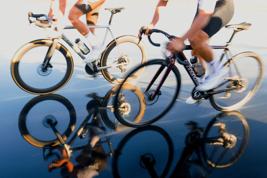 cannondale racefietsen in een sprint