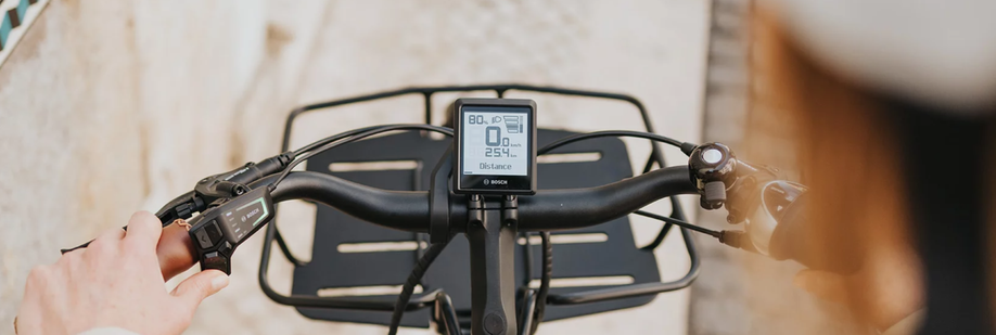 Bosch Intuvia 100 display op het stuur van een urban e-bike met LED remote