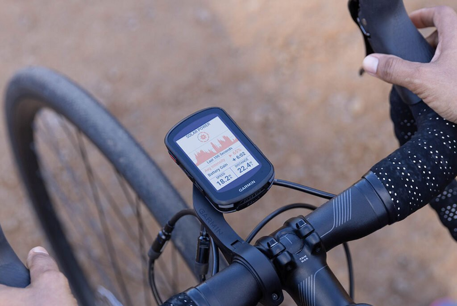 Garmin Edge 540 met Solar Power scherm waarbij duidelijk zichtbaar is hoelang de batterij extra meegaat door de zon