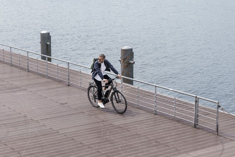 E-bike met een e-bike fietsrugtas