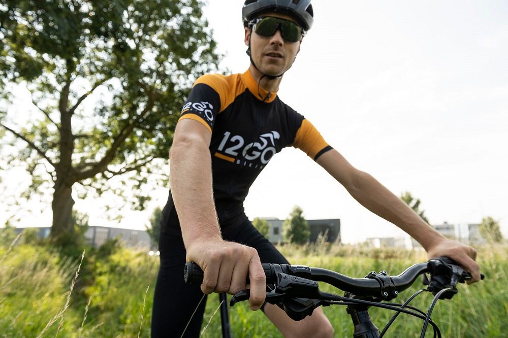 luuk op de mountainbike