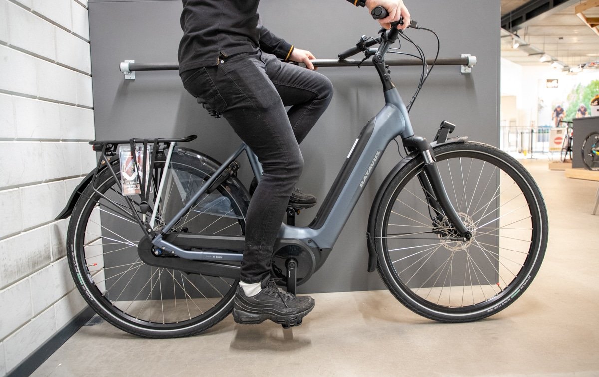 Bek Investeren Uitschakelen 4 Tips fiets afstellen: Comfortabel op de e-bike en stadsfiets | 12GO Biking Bek Investeren Uitschakelen 4 Tips fiets afstellen: Comfortabel op de e-bike en stadsfiets | 12GO Biking