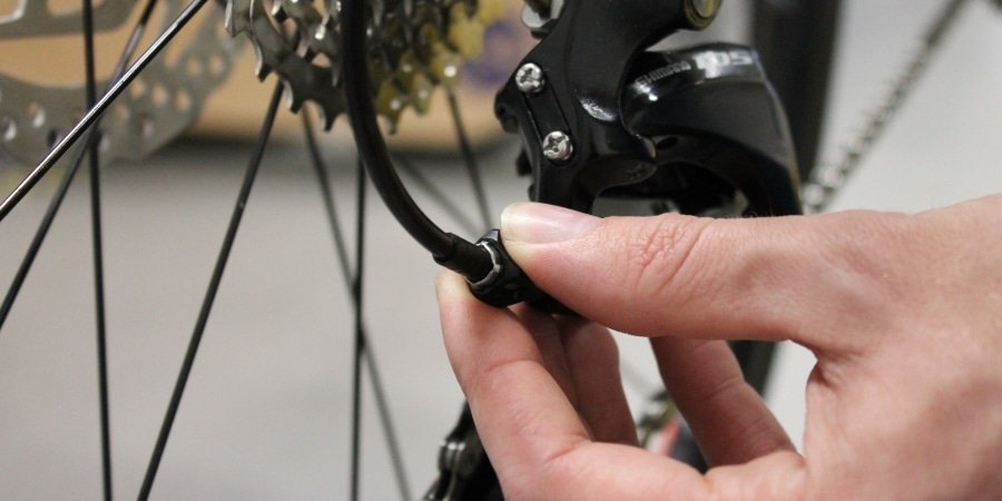 Doorzichtig Kwalificatie contrast Achterderailleur afstellen in 6 stappen | 12GO Biking