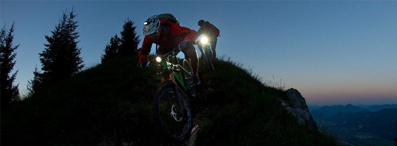 Fietsverlichting 2017: LED Lampen voor de racefiets of MTB | 12GO Biking Fietsverlichting 2017: LED Lampen voor de racefiets of MTB | 12GO Biking
